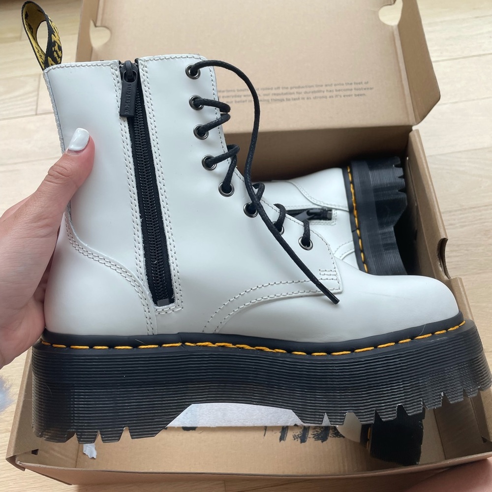 Cute white Dr. Martens that have NEVER BEEN USED!